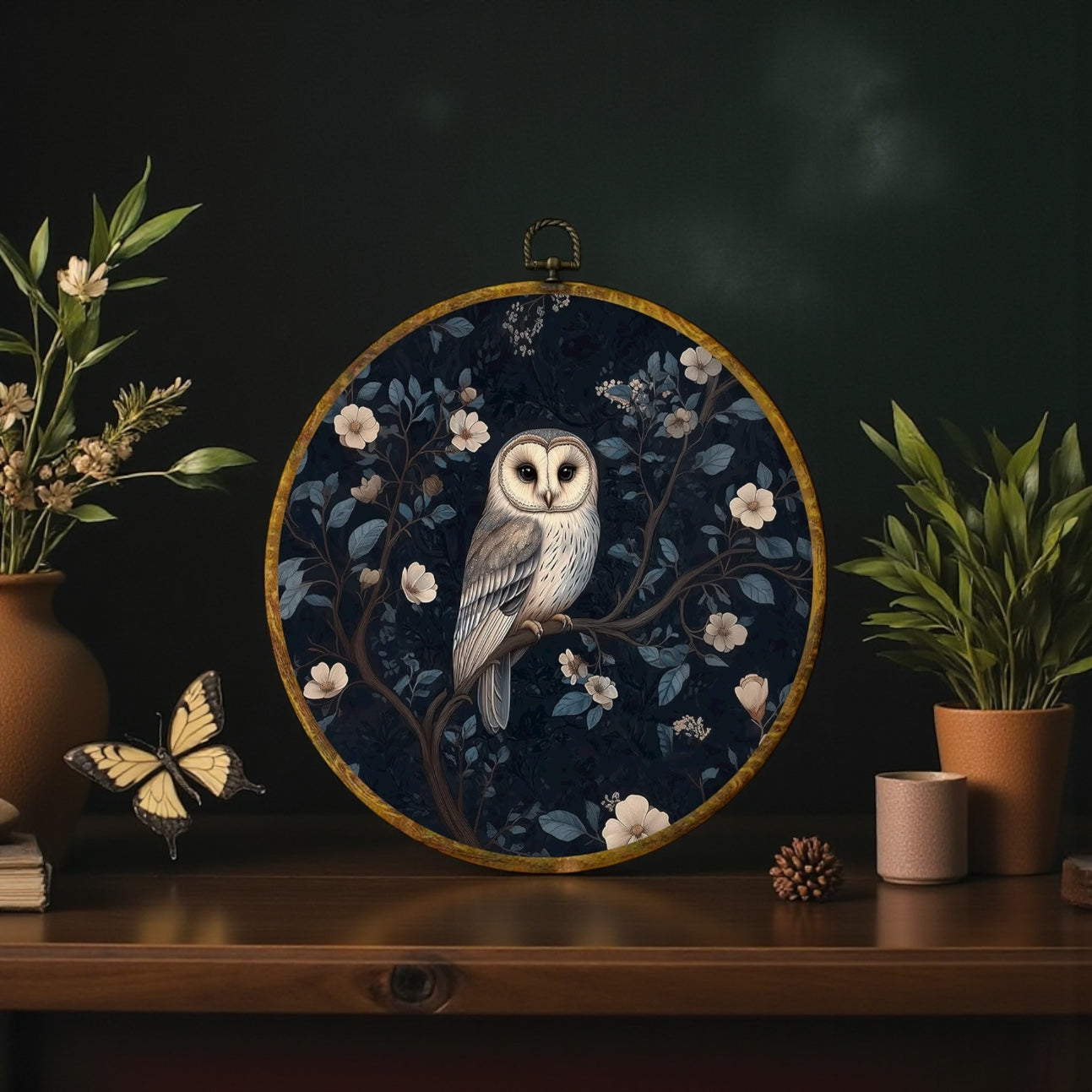 Canvas Animal Artwork: Round Framed