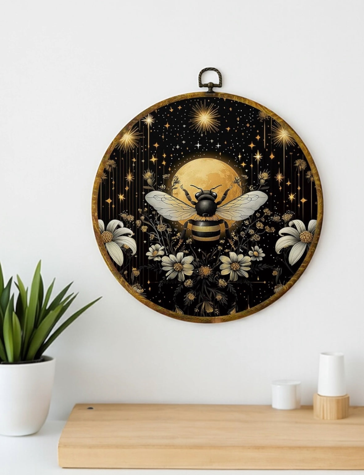 Canvas Animal Artwork: Round Framed