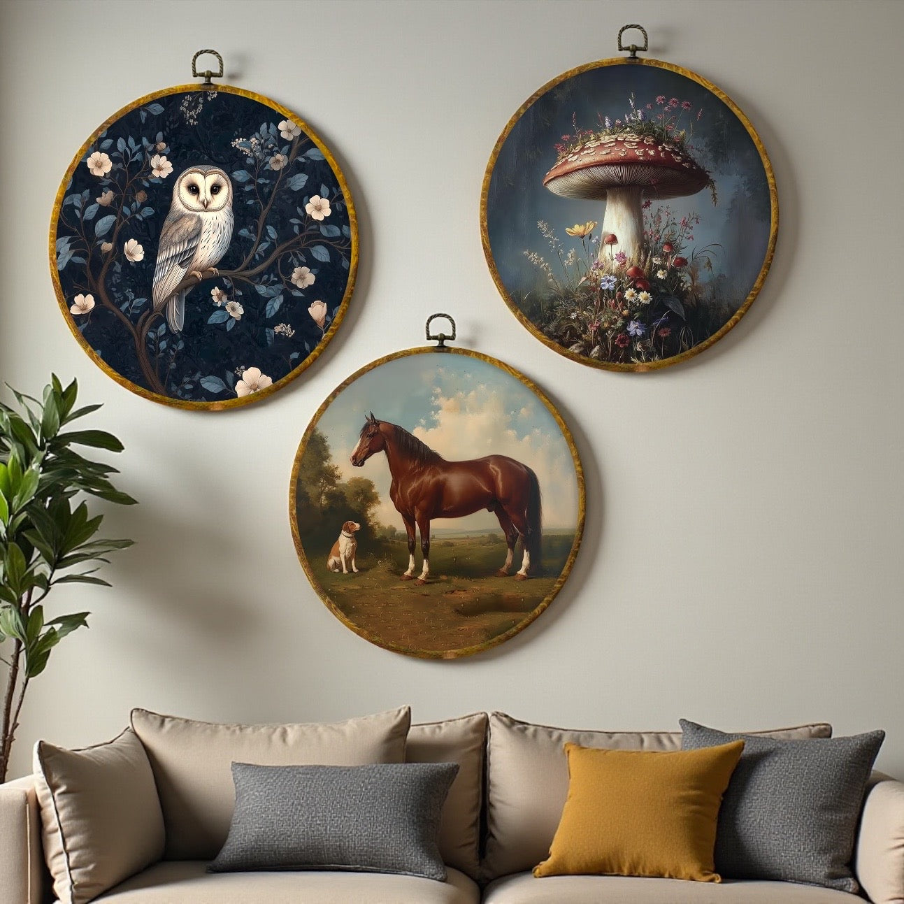 Canvas Animal Artwork: Round Framed